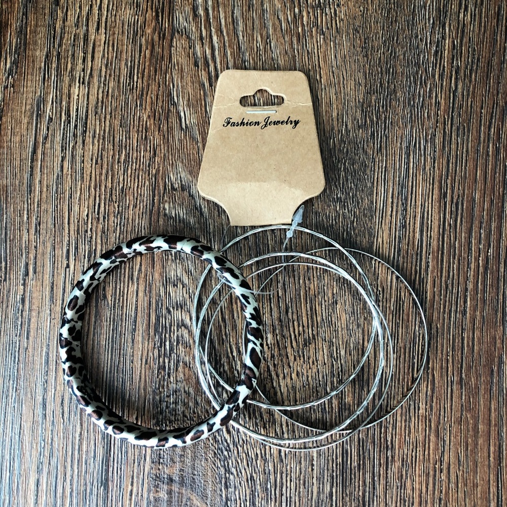 5pc Silver and Animal Print Bracelet Jewelry Set